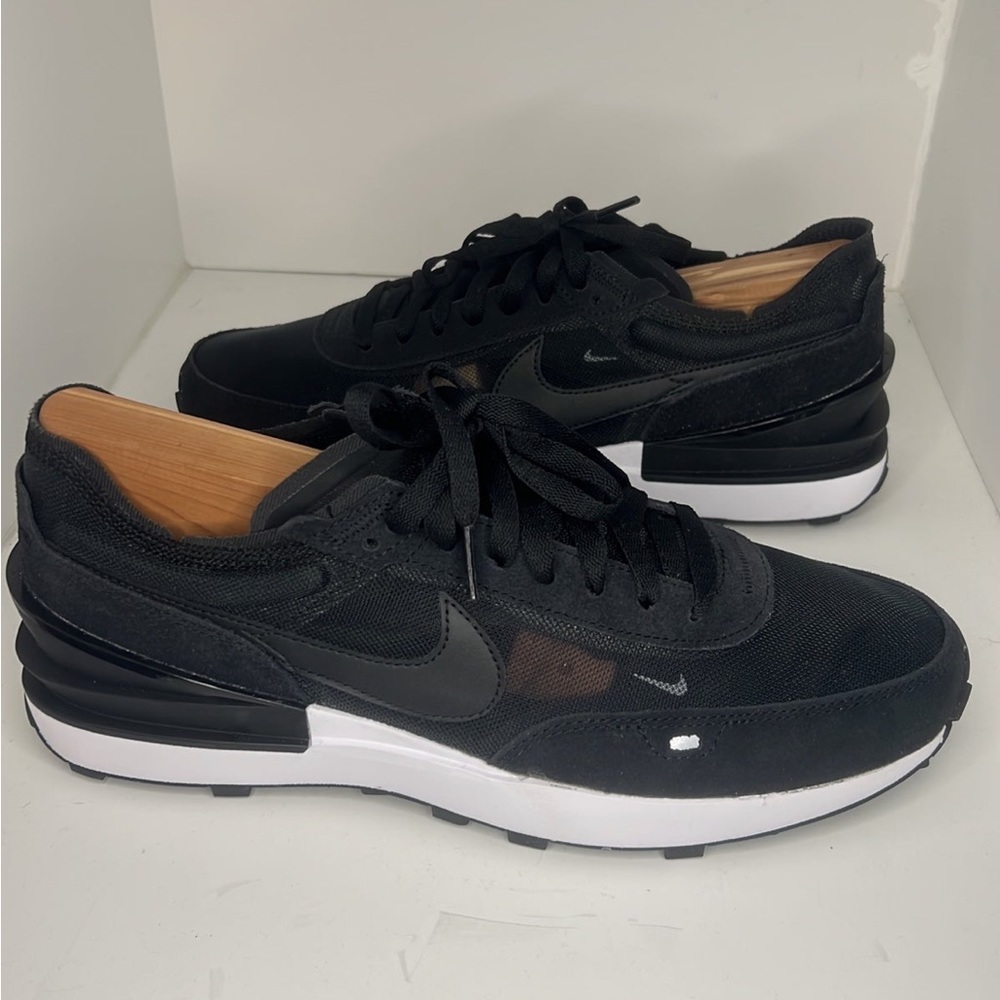 Nike Waffle One Black/White Sz 9.5M/11W New